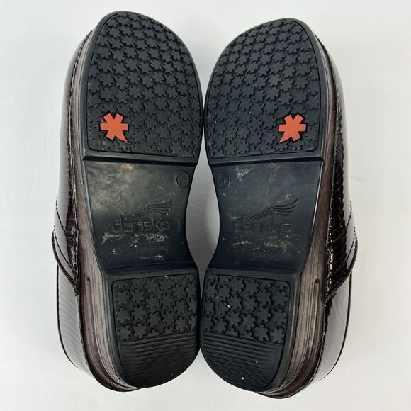 Dansko Brown Patent Leather Pro XP Clogs Size 38 Wavy - Picture 7 of 8